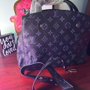 Elegant Black Handbag